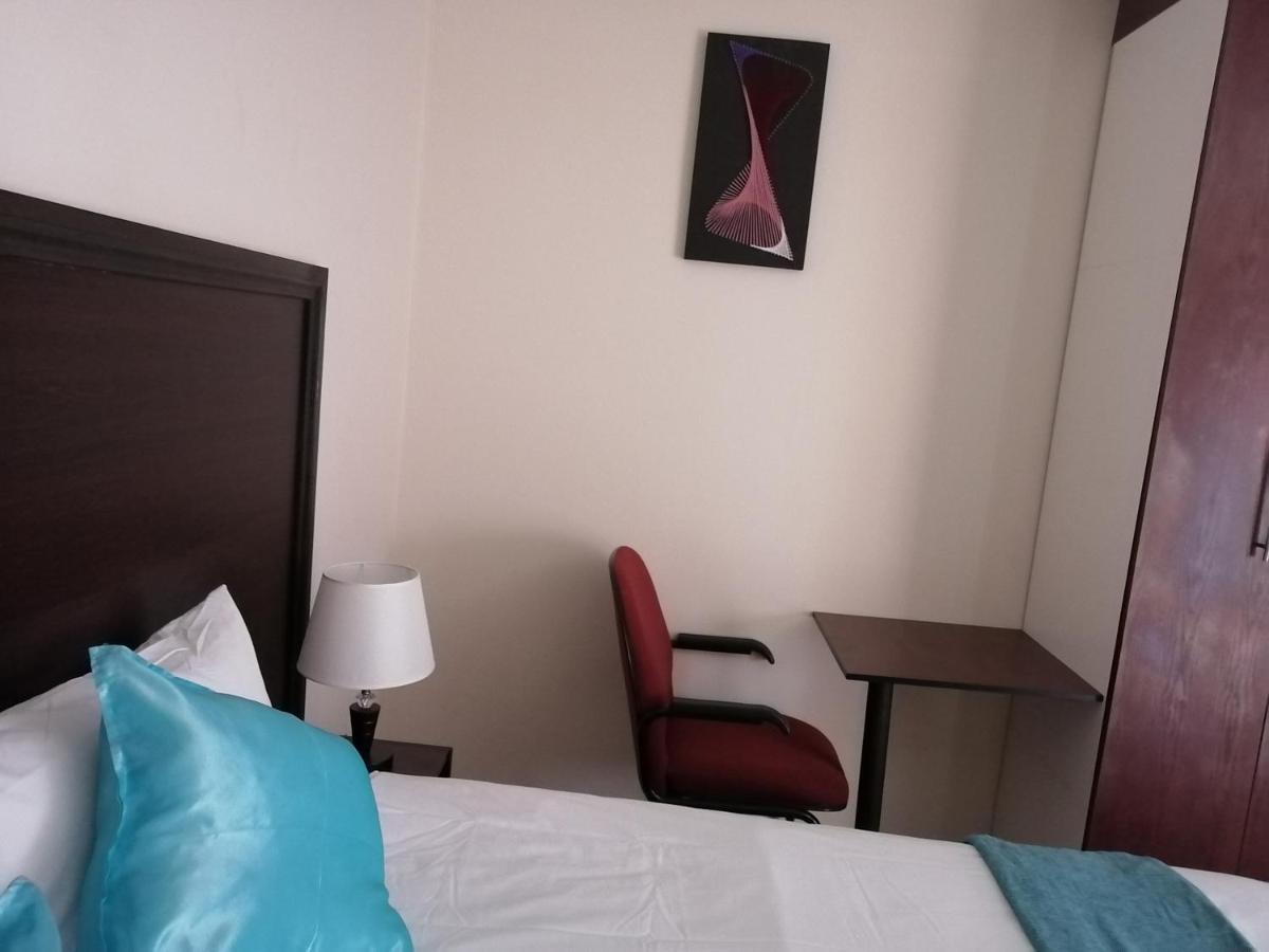 Lala Poa Guest House Klerksdorp Luaran gambar
