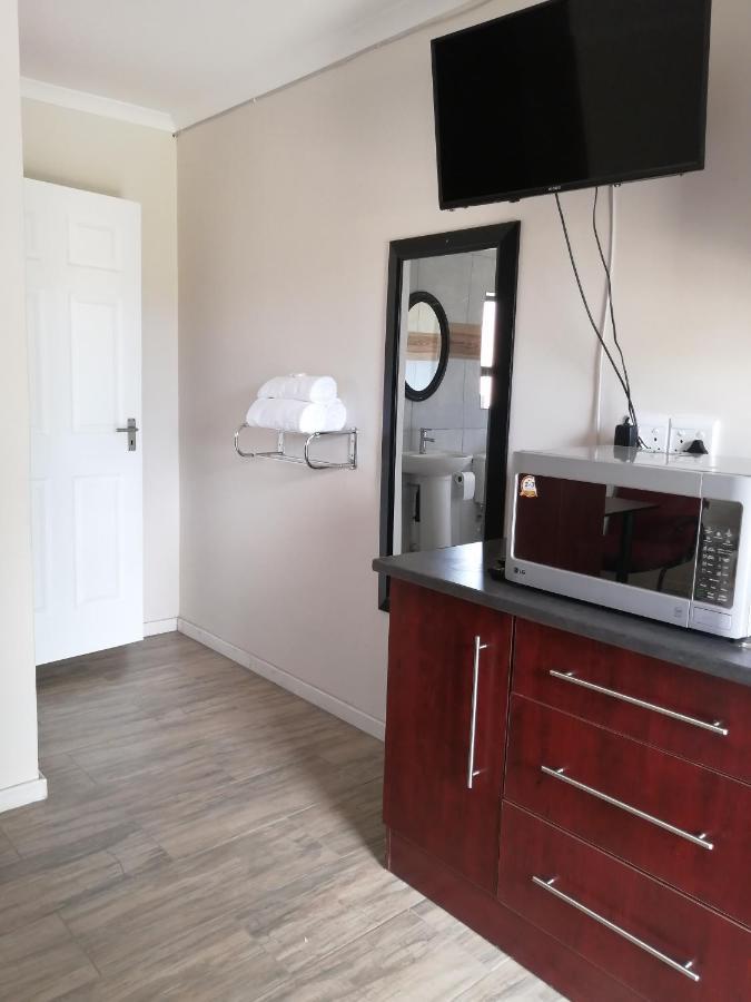 Lala Poa Guest House Klerksdorp Luaran gambar
