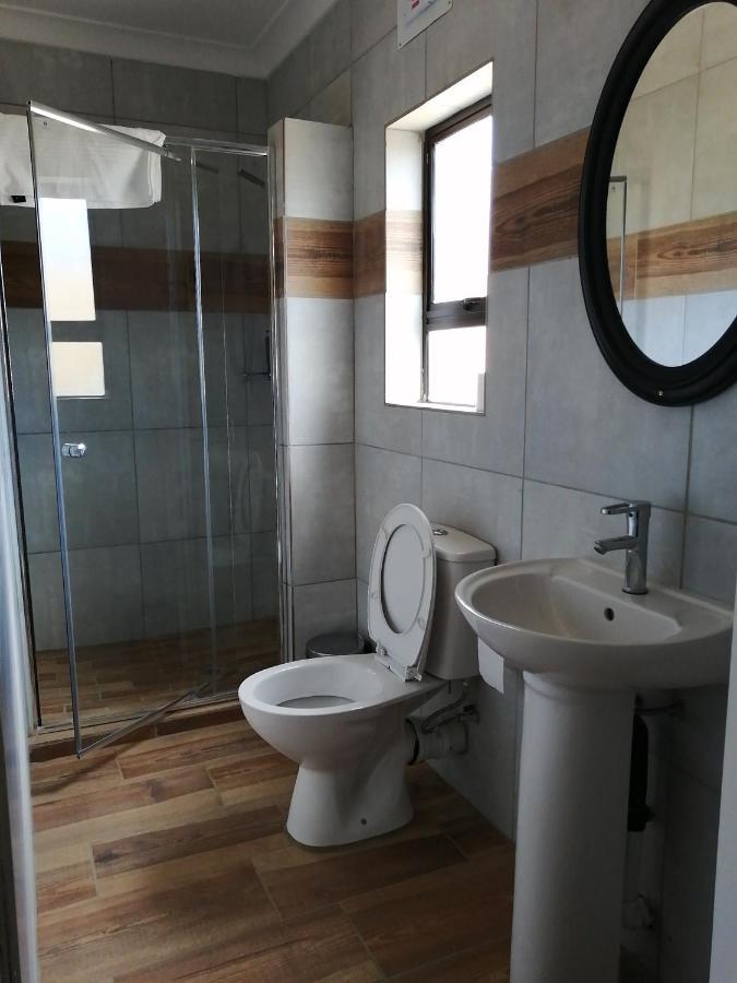 Lala Poa Guest House Klerksdorp Luaran gambar