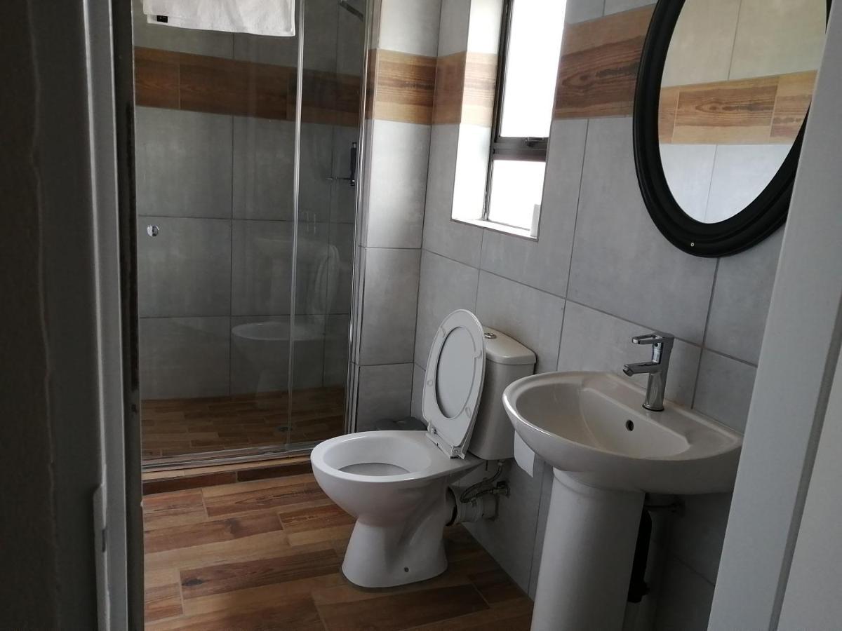 Lala Poa Guest House Klerksdorp Luaran gambar