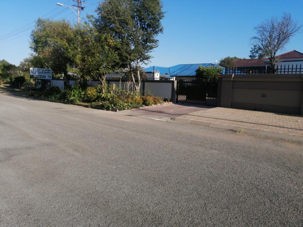 Lala Poa Guest House Klerksdorp Luaran gambar