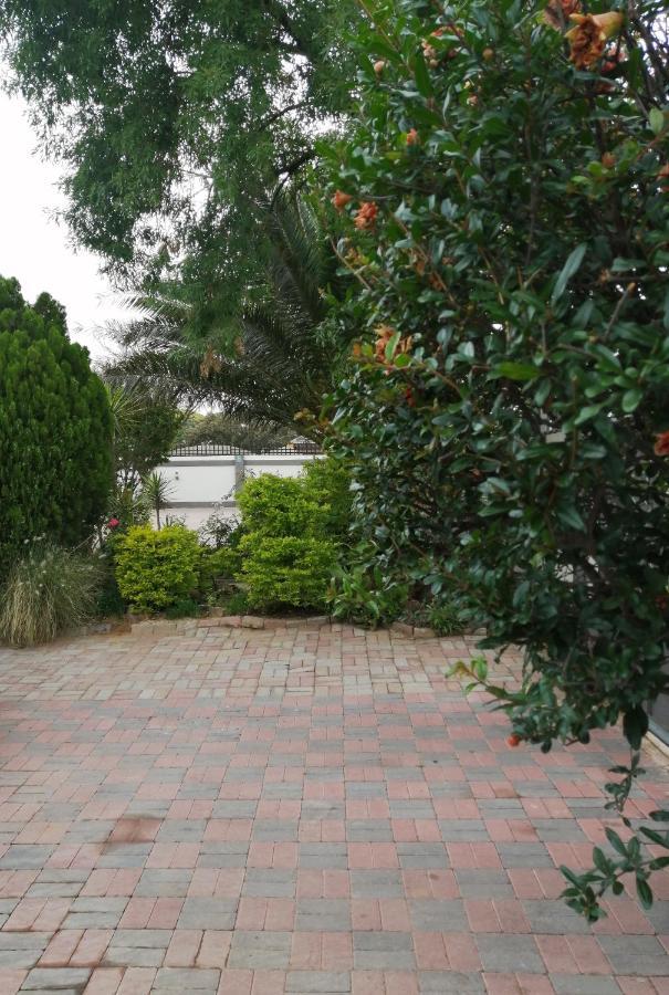 Lala Poa Guest House Klerksdorp Luaran gambar