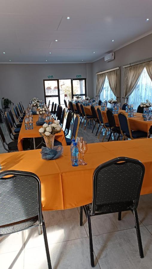 Lala Poa Guest House Klerksdorp Luaran gambar